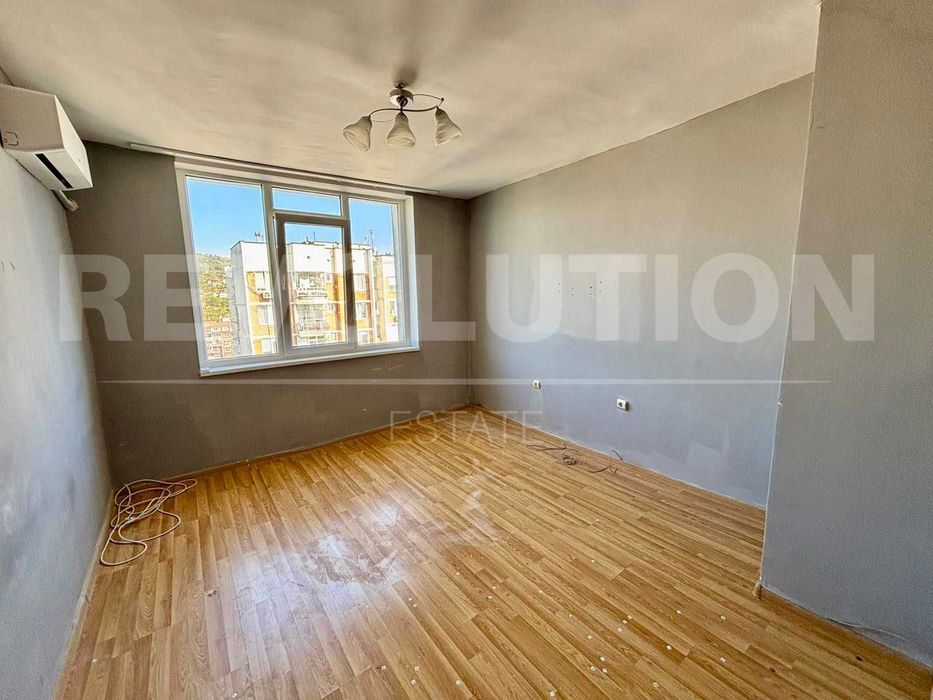 Продава се Тристаен апартамент в Варна, Център - 95 кв.м за 1399 €/кв.м - Снимка #3