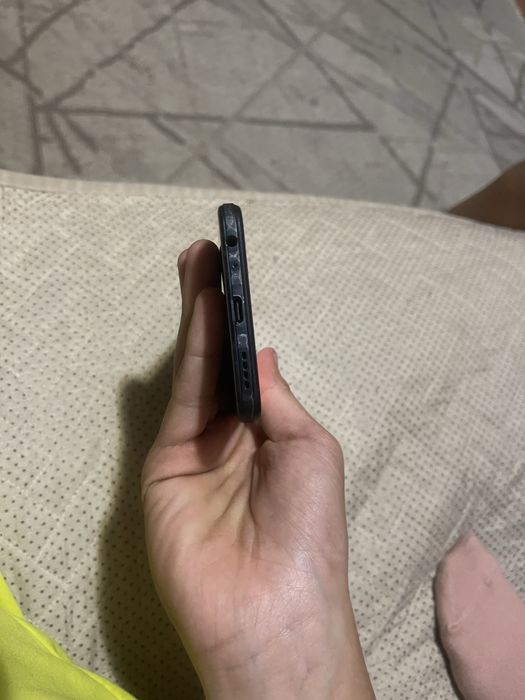 Vivo y33s…………………..