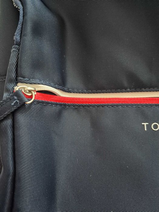 Оригинална раница Tommy Hilfiger със забележка