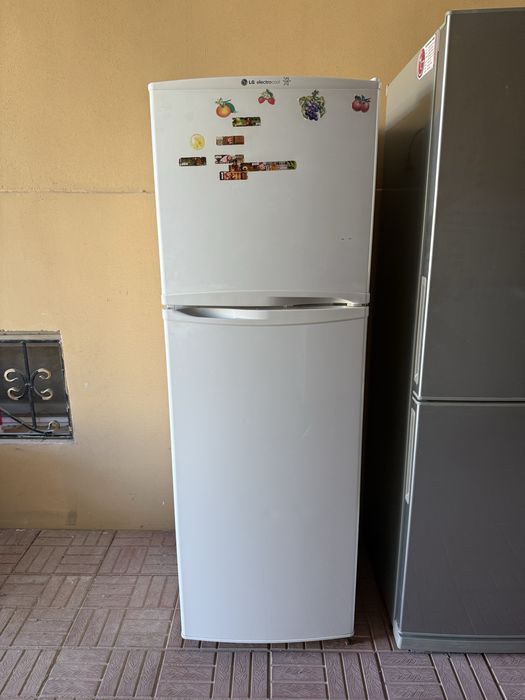 Холодильник LG в хорошем состоянии