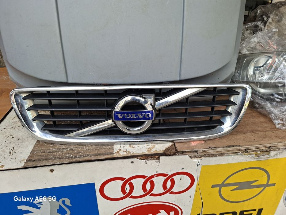 Оригинална решетка Volvo  50