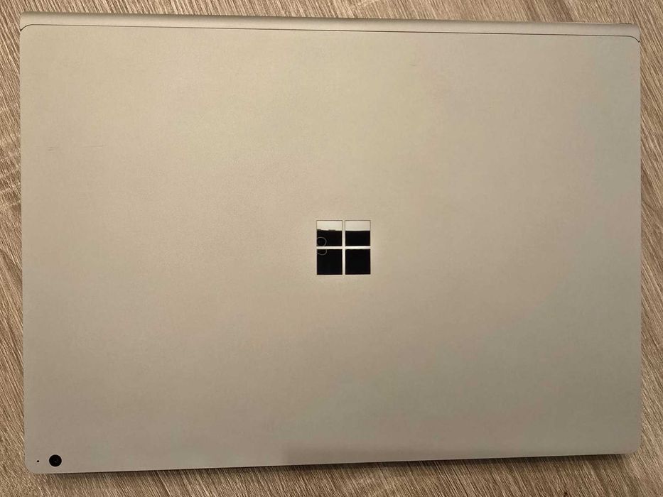 Microsoft Surface Book 2 – 15”, i7, 16GB, 512GB, GTX 1060 – Impecabil