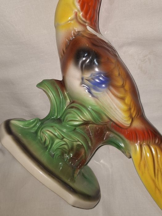 Стара порцеланова фигура папагал