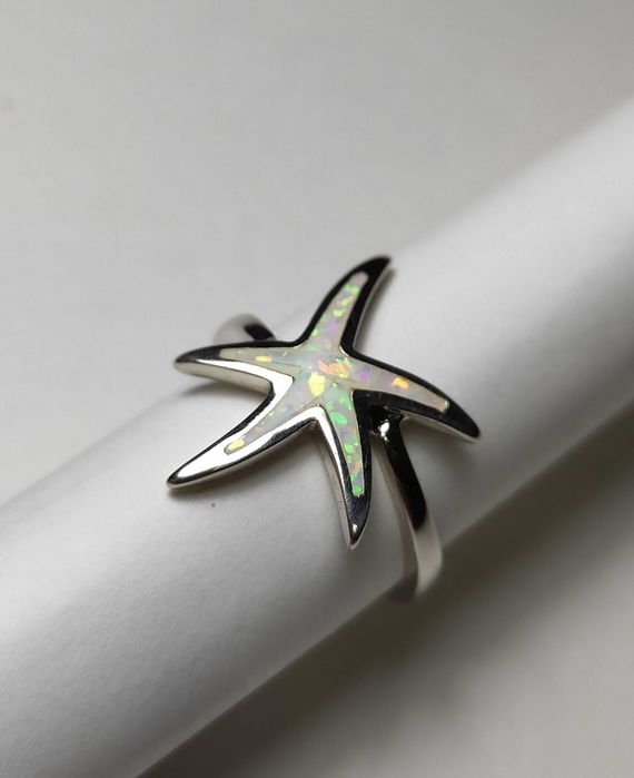 Кольцо серебряное с австралийским радужным опалом