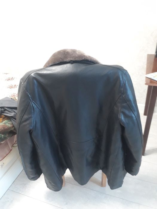 Кожанная   зимнея   куртка   б/у