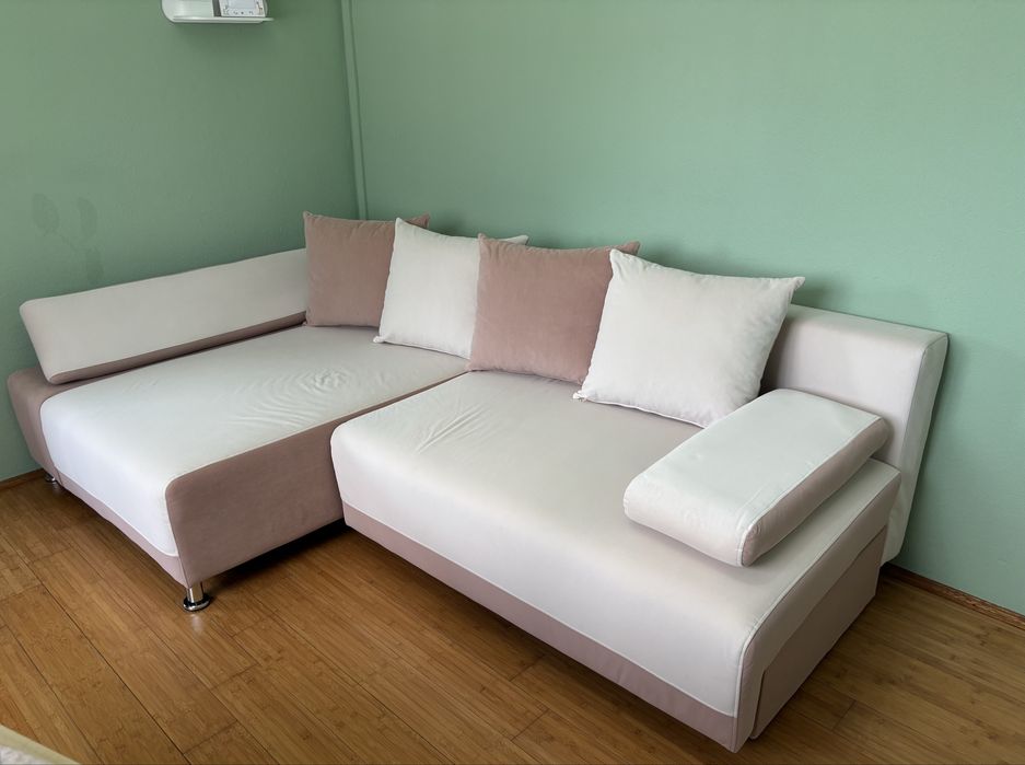 Colțar extensibil cu loc de depozitare, în stare foarte bună