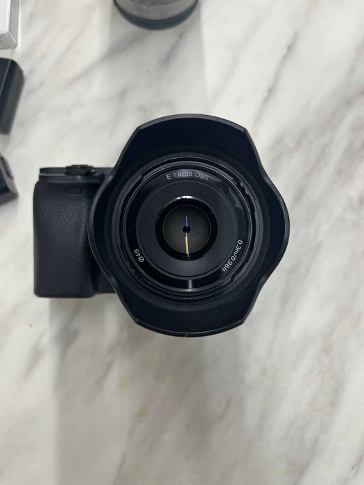 Sony A6300 + обективи и пълно оборудване
