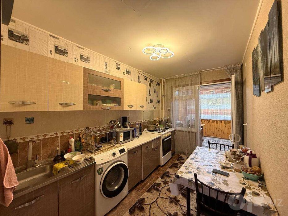 продается 3 комнатная квартира