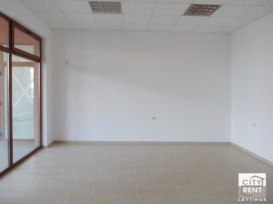 110679 Козметичен салон под наем до Стадиона във Велико Търново