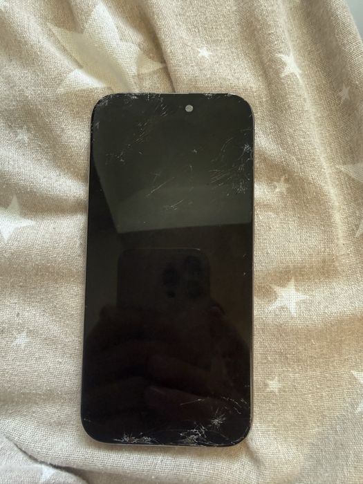 Vand iphone 15 pro de piese