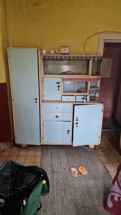 Mobila veche  de vanzare