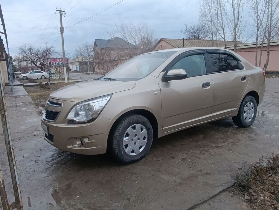 Kobilt sotiladi xolati yaxshi yili 2013 puli 6300$