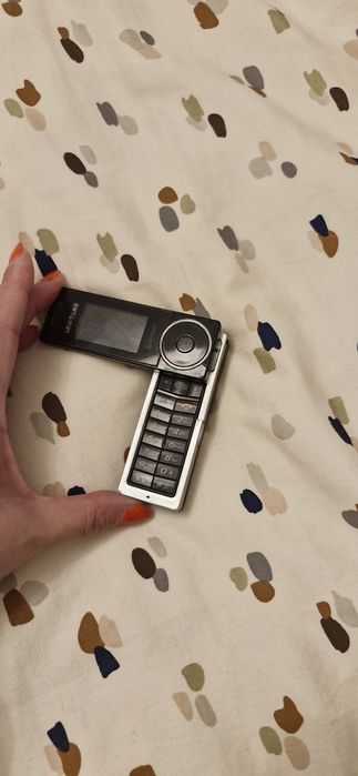 Мобилен телефон Samsung SHG F210