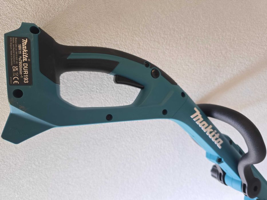 Motocoasa trimmer electric de gazon Makita DUR193Z 18v pe baterie