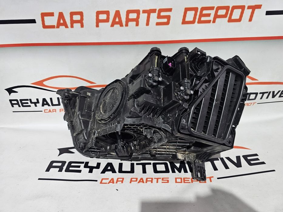 Far dreapta matrix led Audi Q3 dupa 2019 cod 83A941036C
