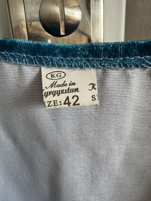 Продам жилетку на девочку