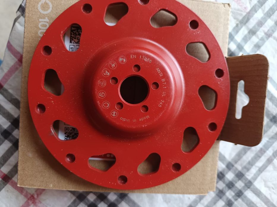 Vând discuri șlefuit Hilti  și încărcător ...