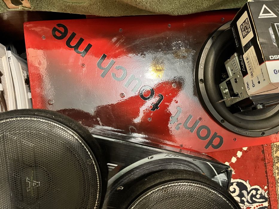 Автозвук аппаратура сотилади