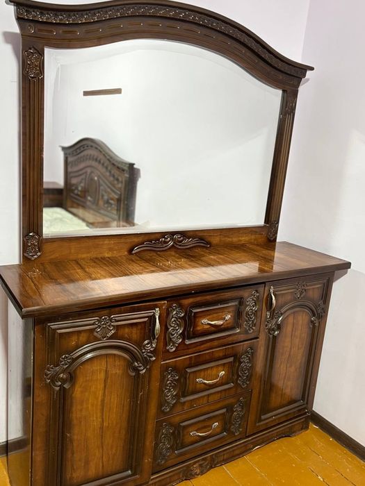 Срочно спальный гарнитур сатылады