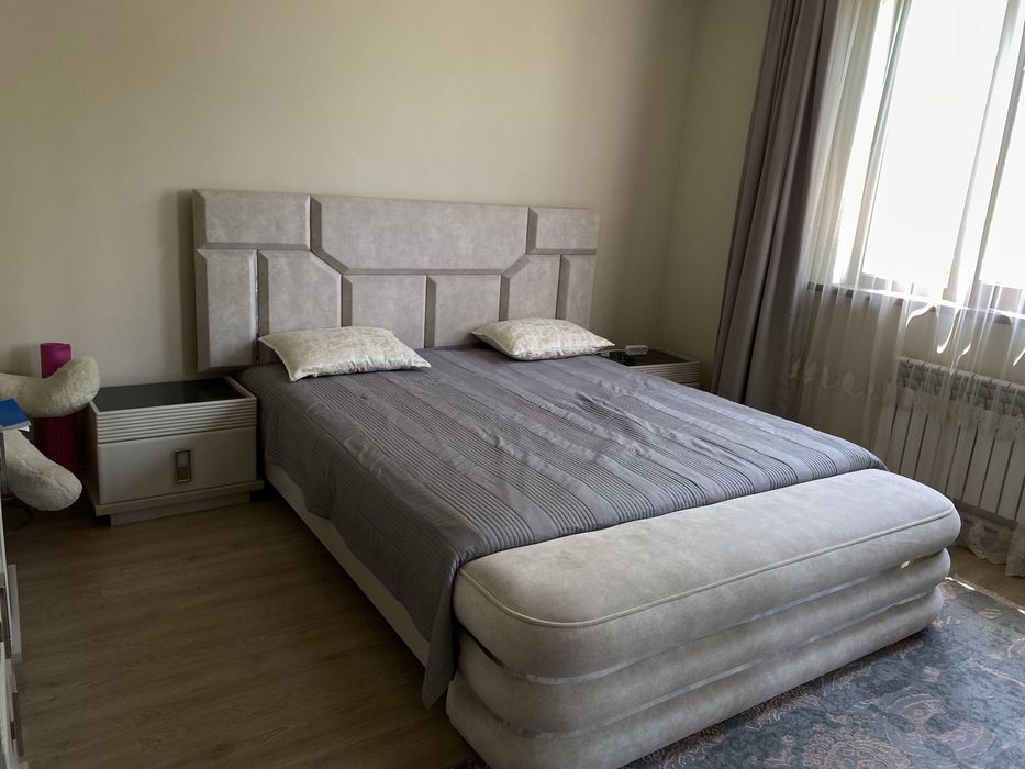Продам спальный гарнитур