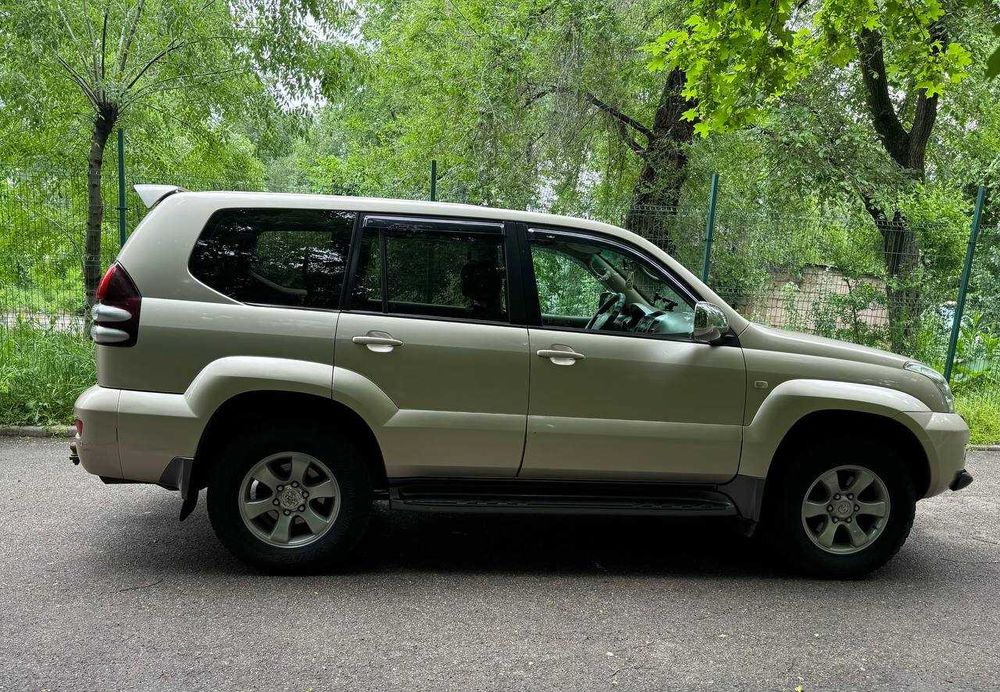 Автомобиль прадо 120