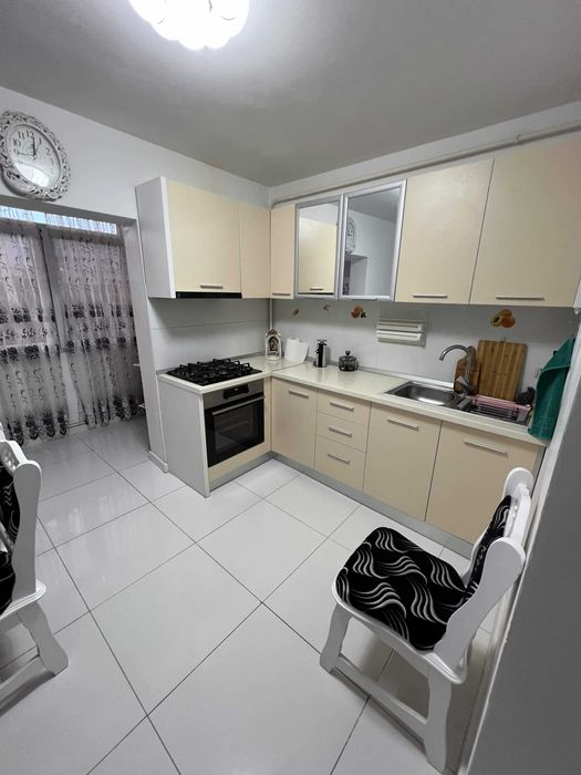Apartament 3 camere decomandat, 74 mp, etaj 2 – Tecuci