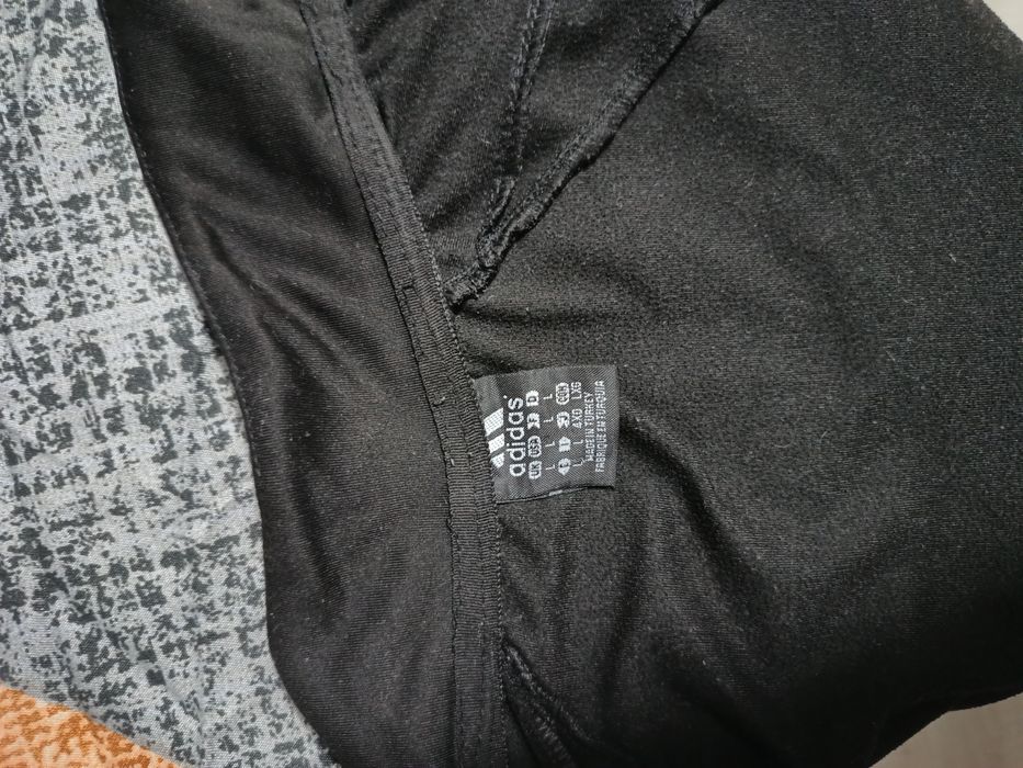 Hanorac Adidas puțin purtat