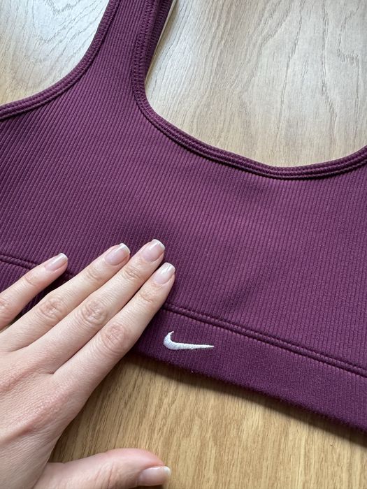 НОВ – Дамски спортен сутиен/топ Nike, лилав, размер S
