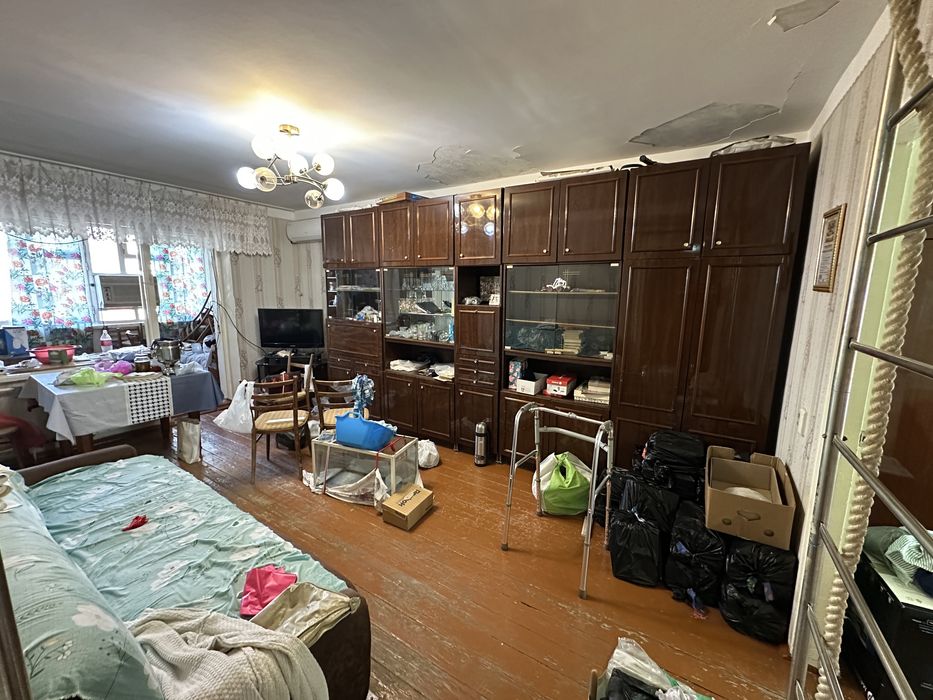 Продаю САМПИ микрорайон 2/3/5, кирпич, 52 кв. м, без ремонта