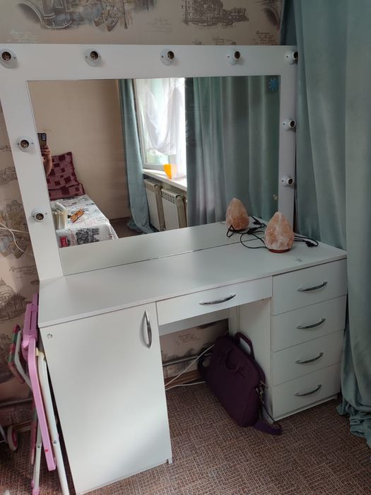 Зеркало для парикмахера