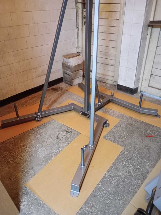 Самоносеща стойка за боксови чувал.