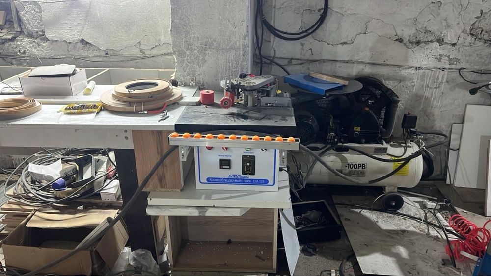 станок распиловочный и машина