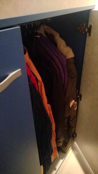 Легло с гардероб