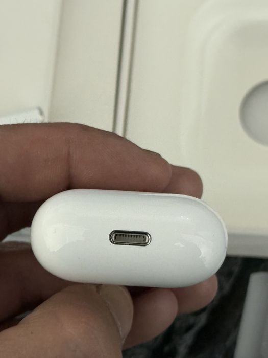 Оригинал airpods 2