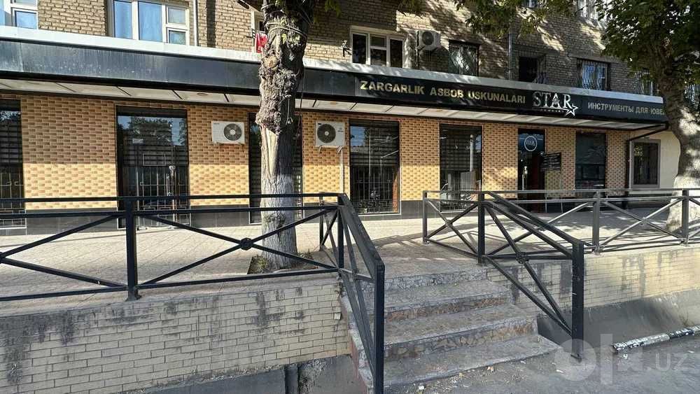 Аренда помещения вдоль дороги 250м2 Ор-р ул Чапаната БЦ Неус