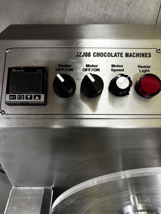 Машина за темпериране на шоколад