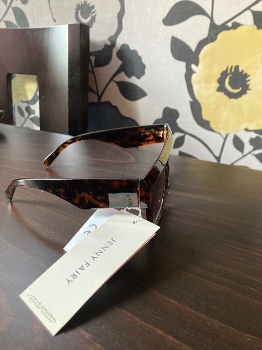 Слънчеви очила.              .