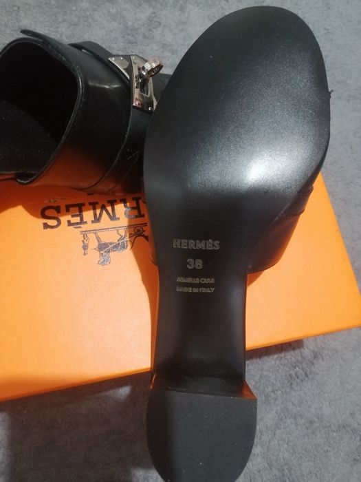 Sandale tip papuc piele 100% negre model deosebit noi mărime 38