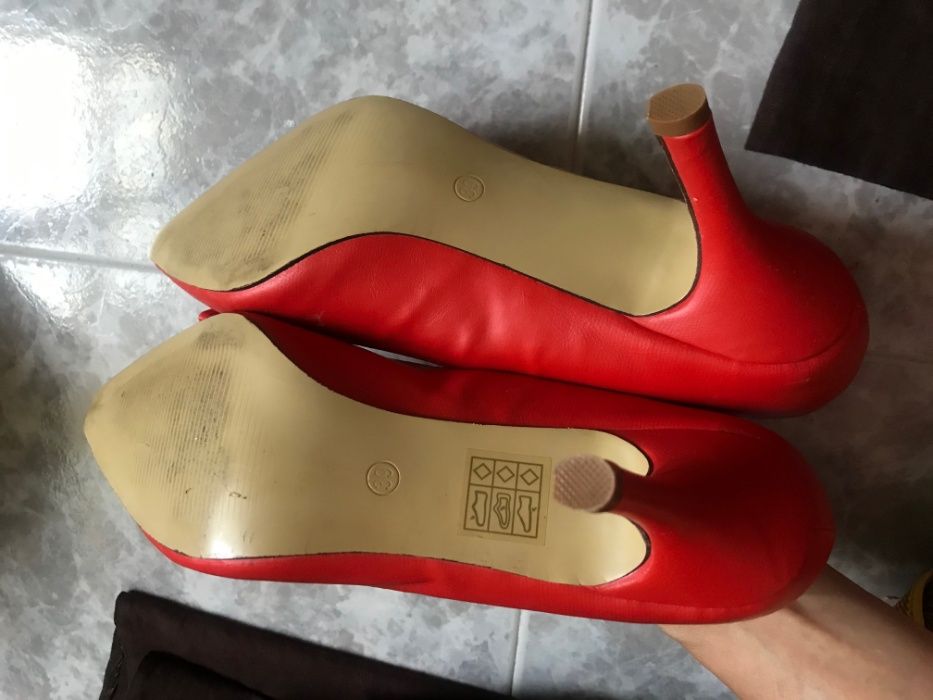 Продавам чисто нови обувки