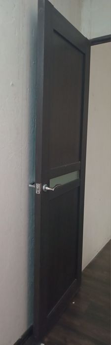 Продаю  дверь межкомнатную б/у