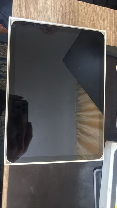 Vand urgent Ipad a16 nou cu cutie
