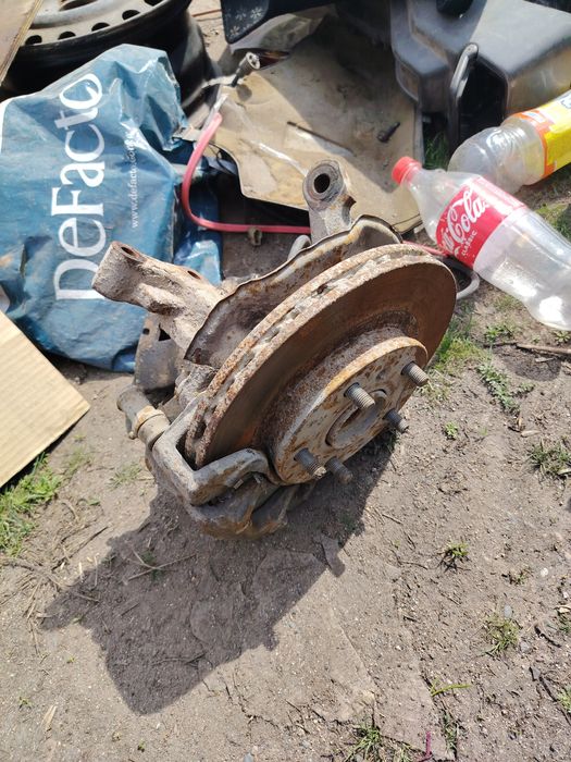 Мазда 626 ступица суппорт в зборе