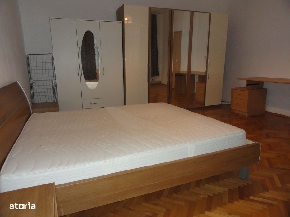 Apartament 2 camere, etaj 2, Bdul Revolutiei, 103 mp, renovat, mobilat