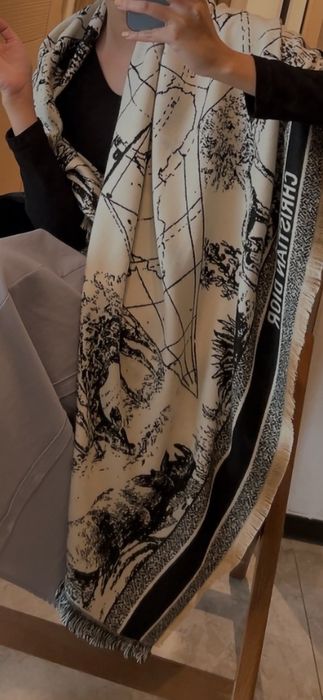 Fular Christian Dior, model 2026