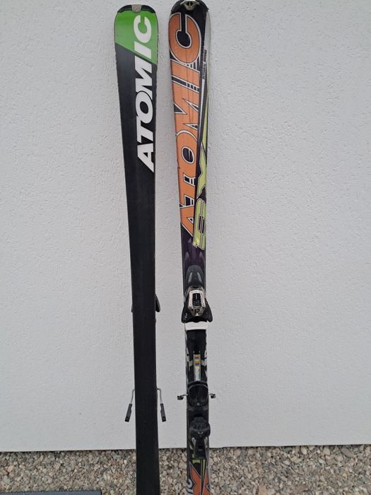 Skiuri Atomic 166cm