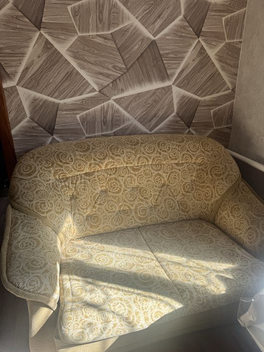 Продам диванчик б/у