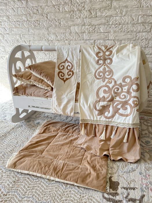 Бесік тойға Жалға бесік беремін