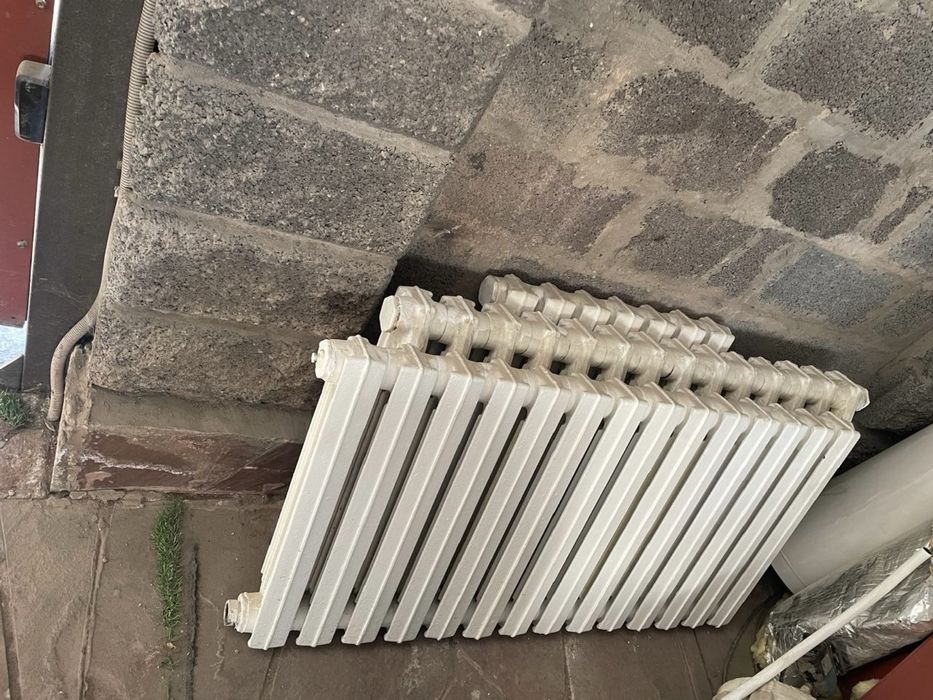 Продам чугунные батареи