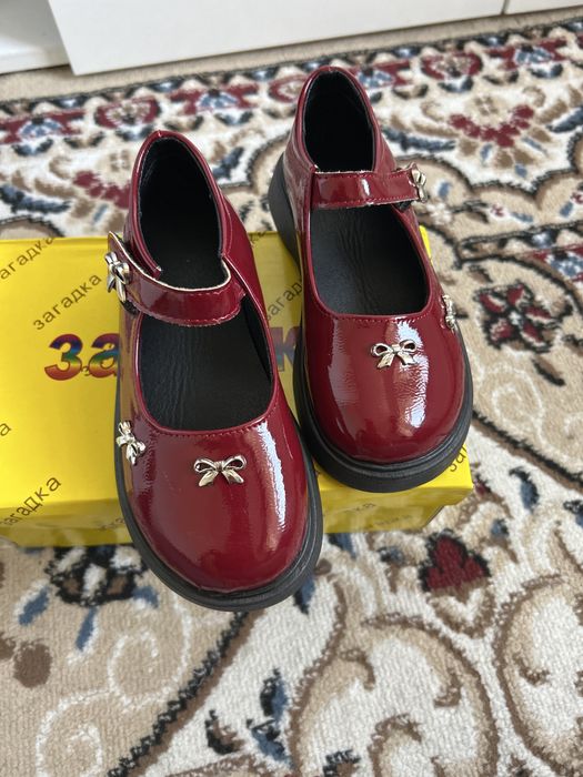 Продам детские обувь