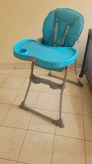 Pătuț extensibil si scaun de masa